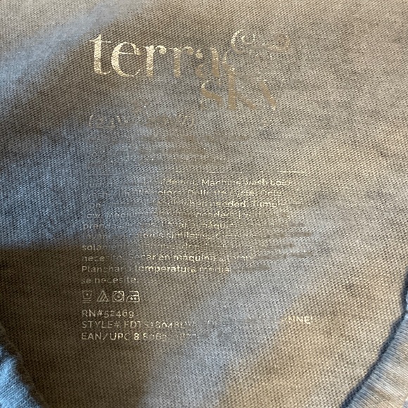 Terra & Sky Gray Short Sleeve Women's Top - Picture 6 of 6